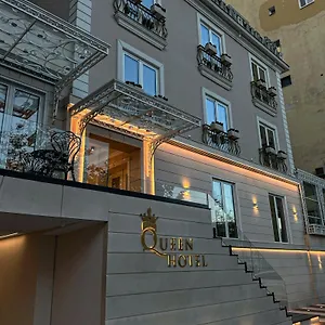 Hotel Queen, Selita e Vogel